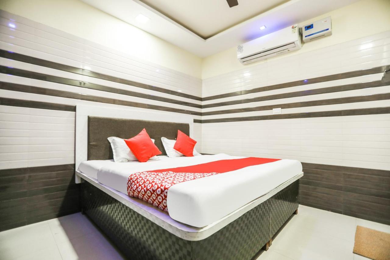 Oyo 71693 Starlight Hotel Ganganagar Exterior photo