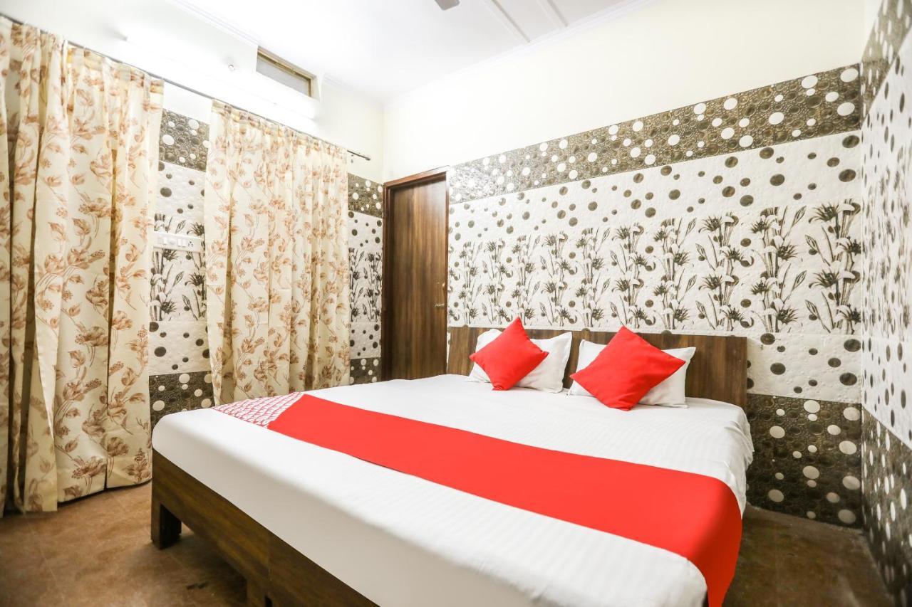 Oyo 71693 Starlight Hotel Ganganagar Exterior photo