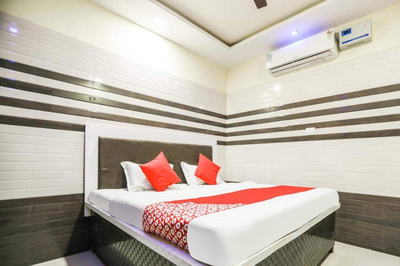 Oyo 71693 Starlight Hotel Ganganagar Exterior photo